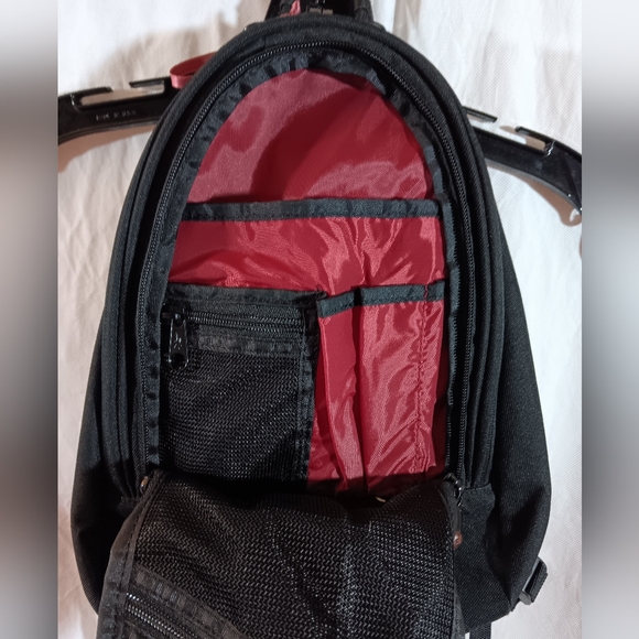 Dakine Black Cosmo 6.5L Backpack Bag Organizer Pockets Womens - Picture 4 of 10